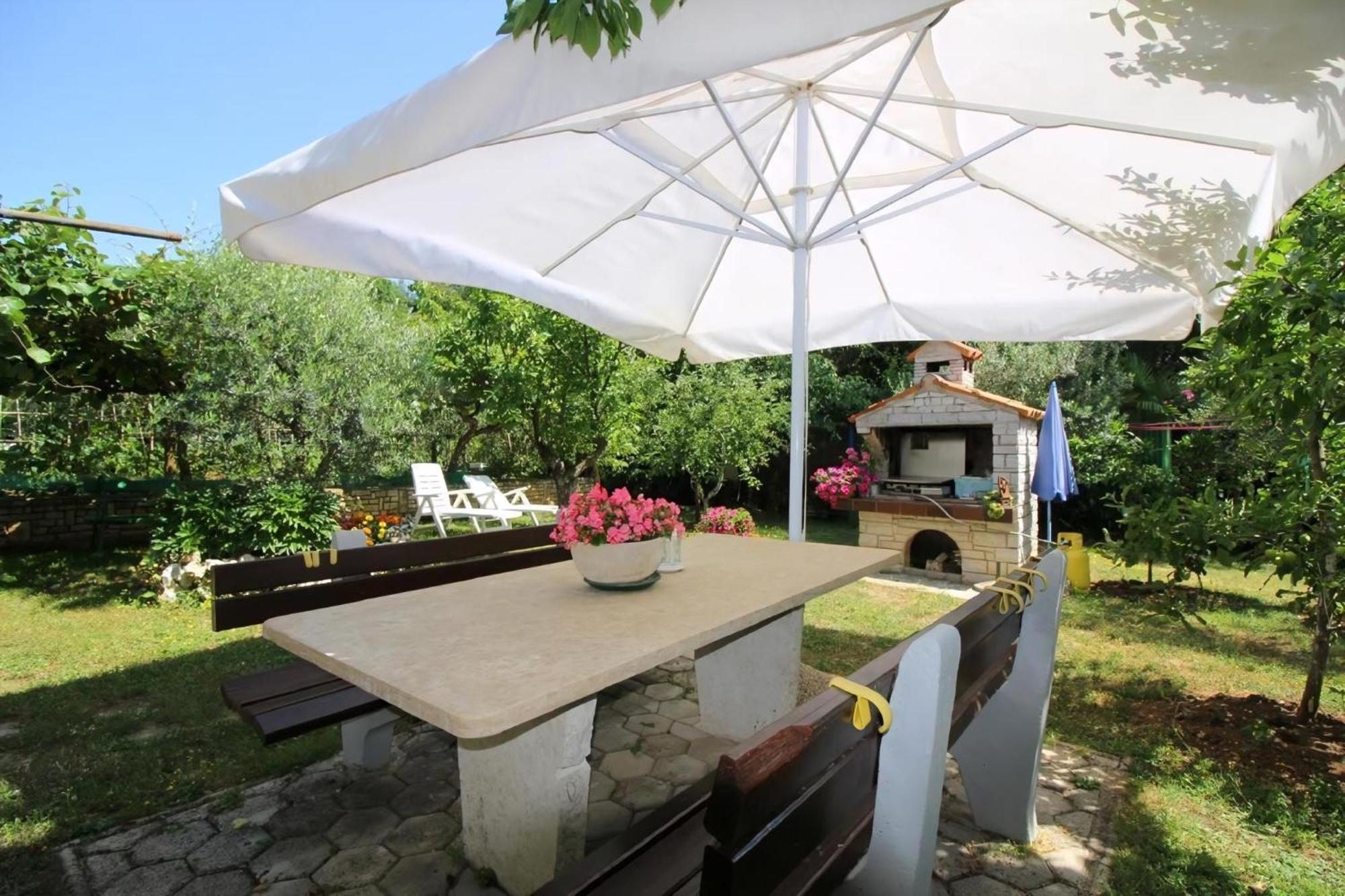 Studioapartment Sabina Mit Grill, Am Waldrand Apartment Poreč